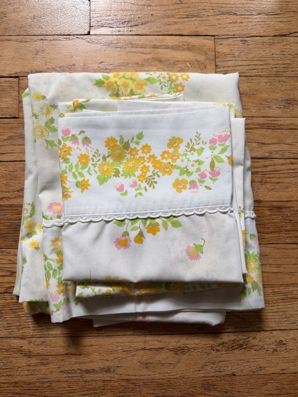 Vintage Floral Flat Sheet and Pillowcases